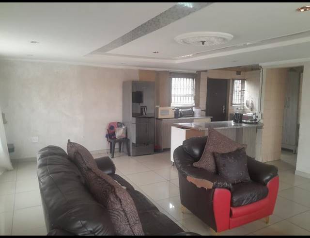 3 BEDROOM HOUSE FOR SALE IN LENASIA SOUTH EXT 4